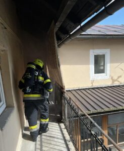 Brennende Matratze verursacht Rauchentwicklung